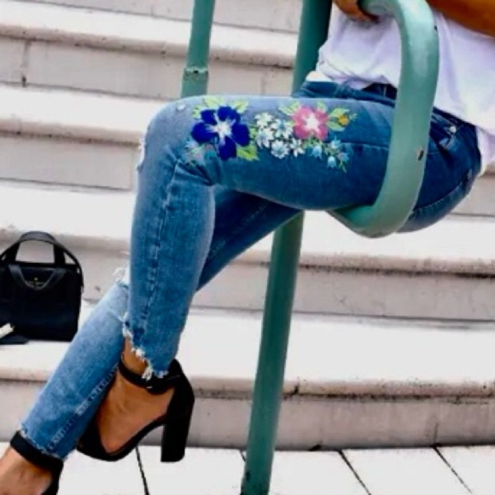 ZARA Jeans TRAFALUC DENIMWEAR Floral Colorful Embroidery Blue Red Pink Size 4